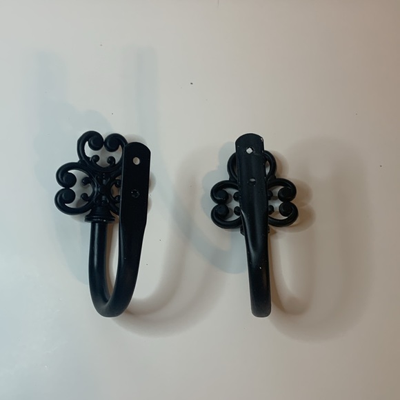 Black Curtain Pull Backs Really pretty Used - Picture 3 of 4